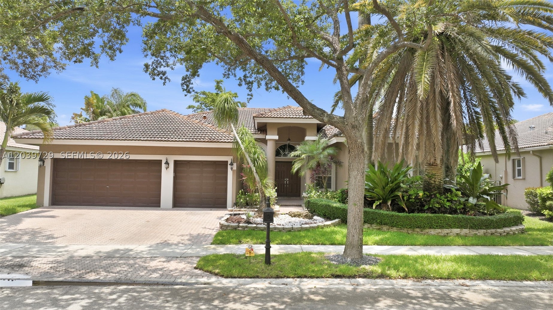 3725 Oak Ridge Ln