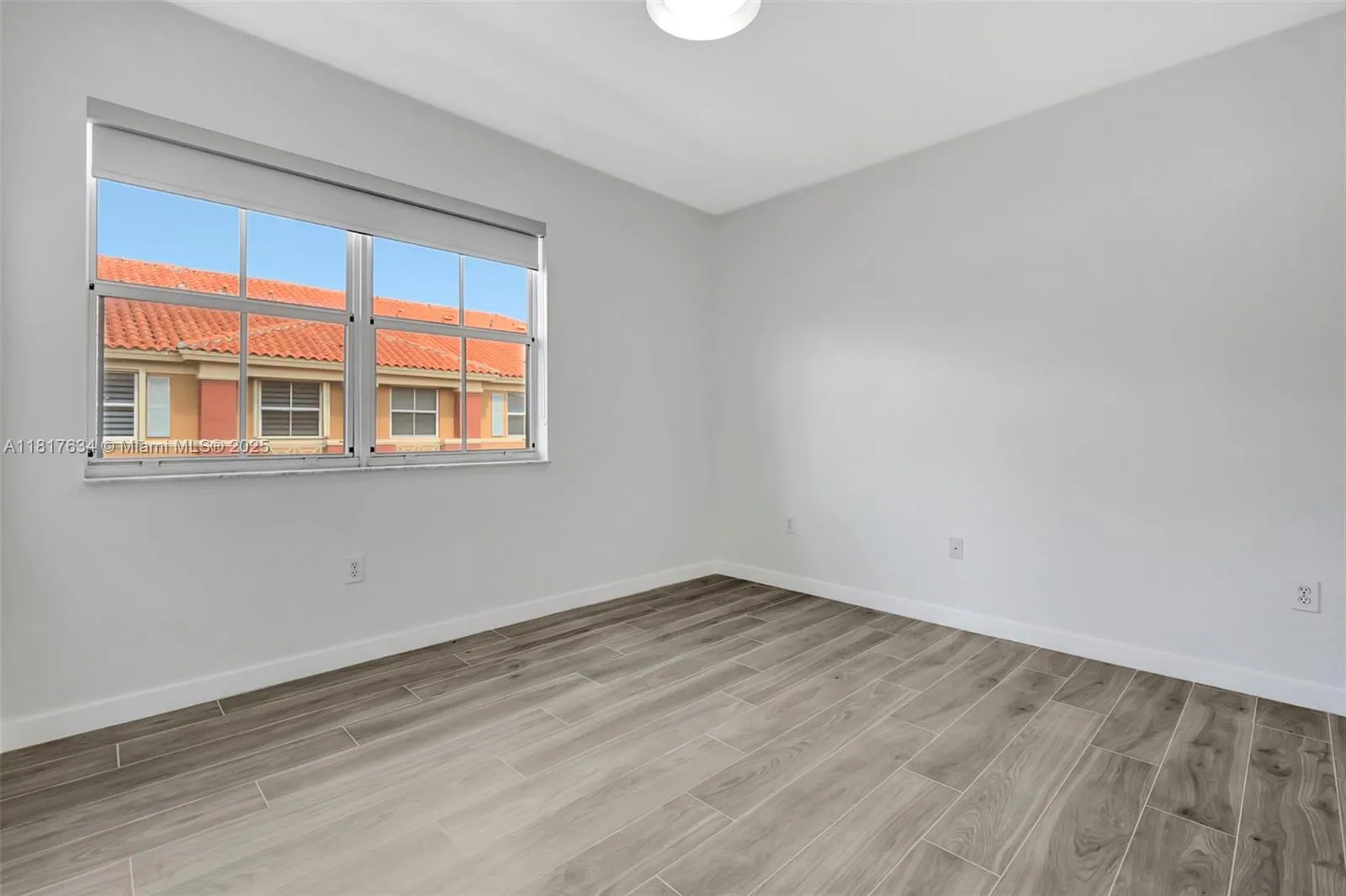 Doral, Florida 33178, United States, 3 Bedrooms Bedrooms, ,3 BathroomsBathrooms,Residential,Active,146258