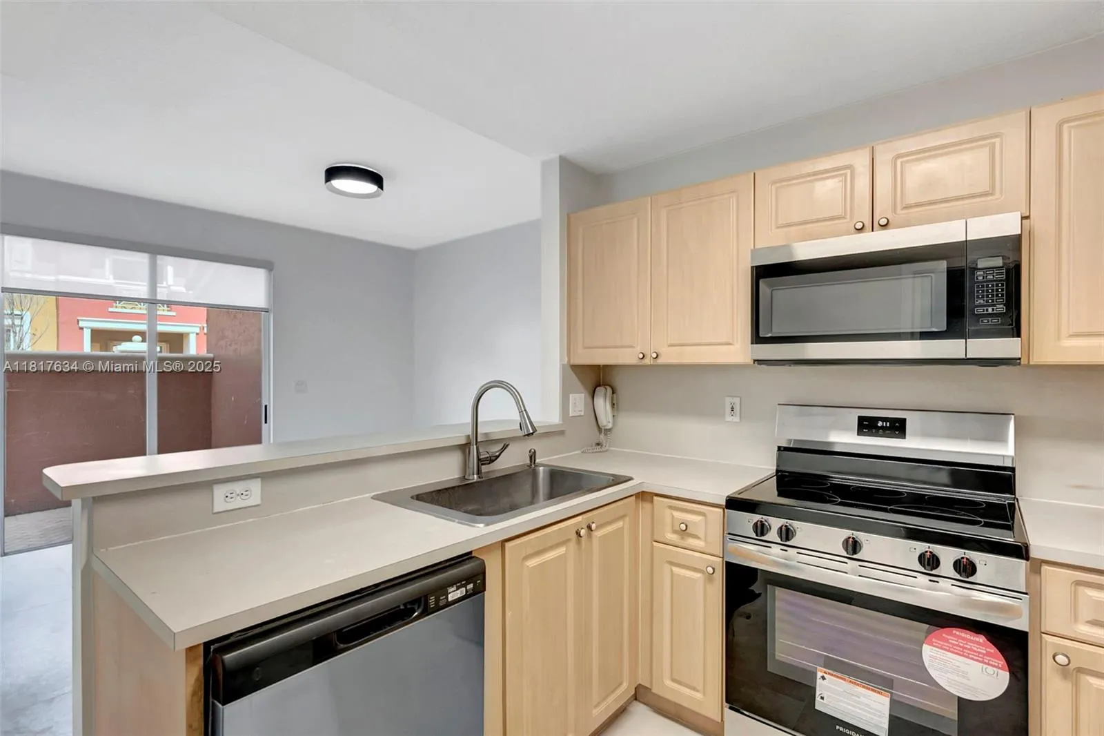 Doral, Florida 33178, United States, 3 Bedrooms Bedrooms, ,3 BathroomsBathrooms,Residential,Active,146258