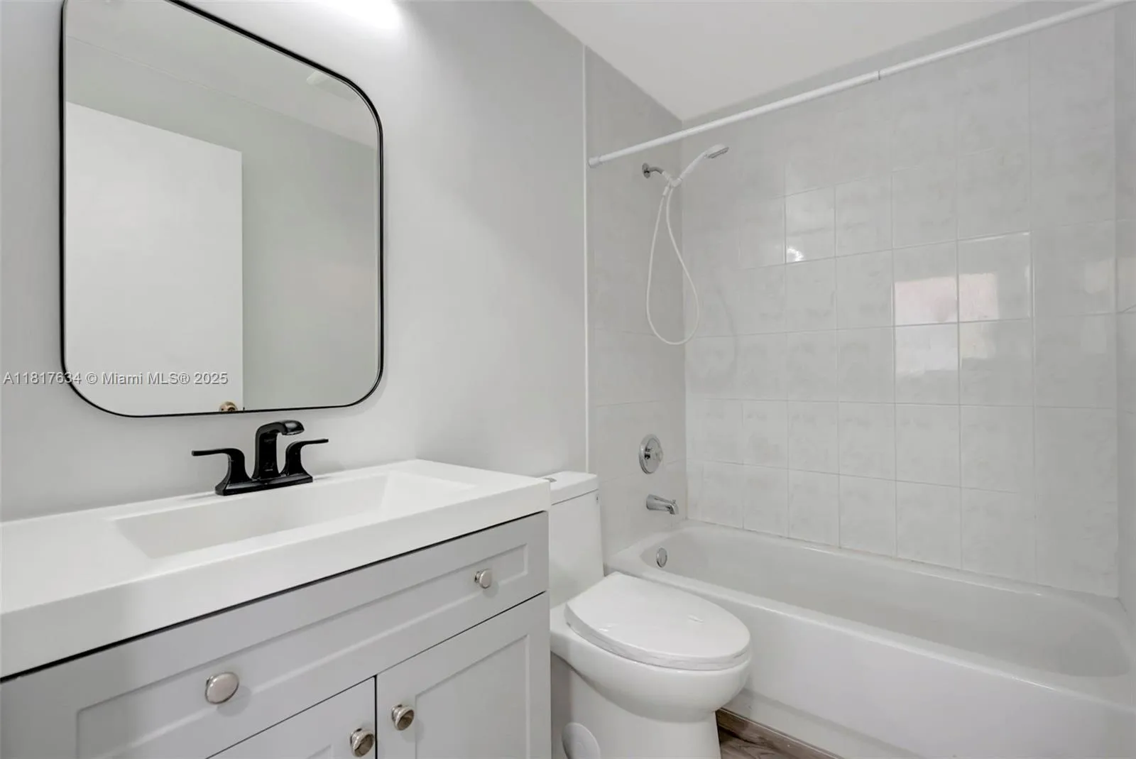 Doral, Florida 33178, United States, 3 Bedrooms Bedrooms, ,3 BathroomsBathrooms,Residential,Active,146258