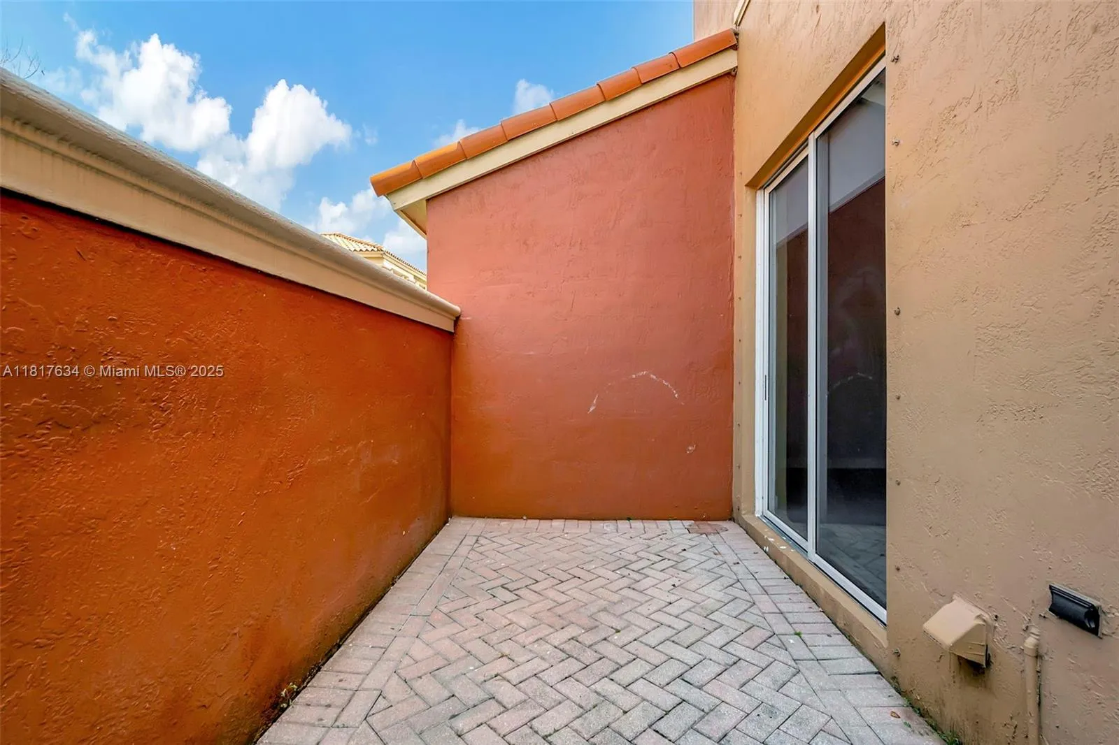 Doral, Florida 33178, United States, 3 Bedrooms Bedrooms, ,3 BathroomsBathrooms,Residential,Active,146258