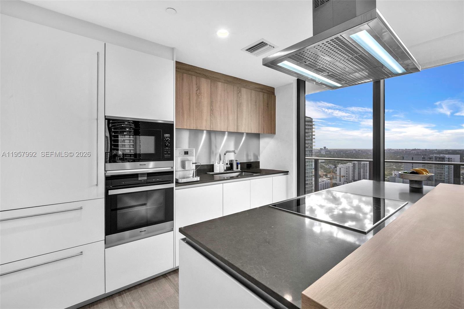 1000 Brickell Plz 3112