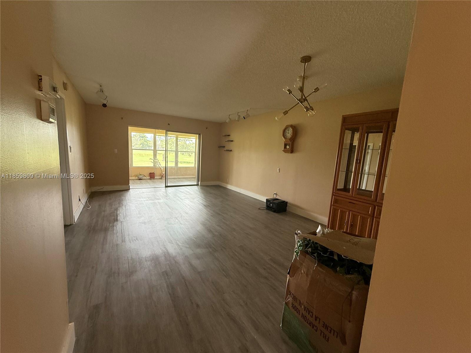 ORIOLE GOLF & TENNIS CLUB - Residential