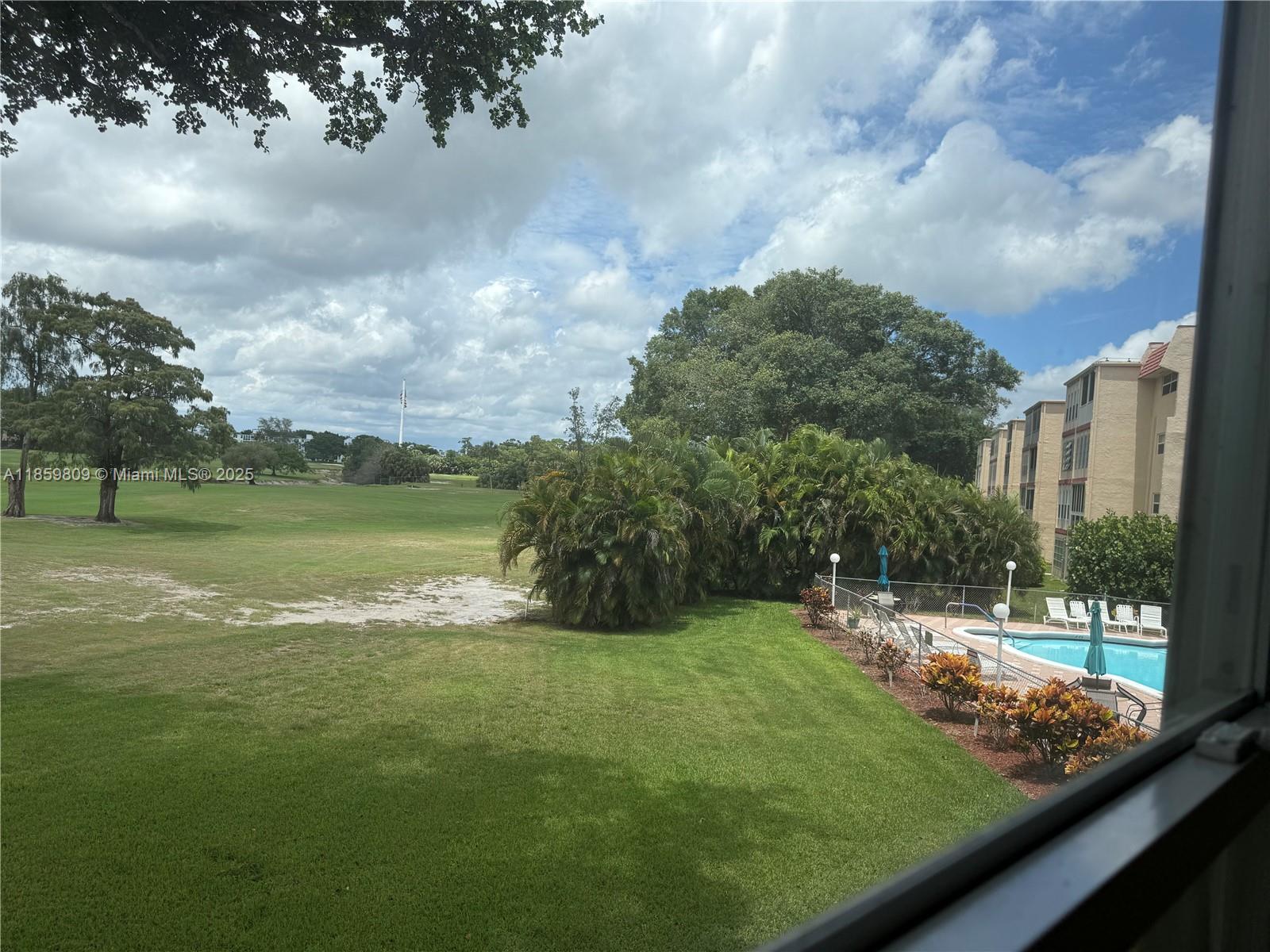 ORIOLE GOLF & TENNIS CLUB - Residential