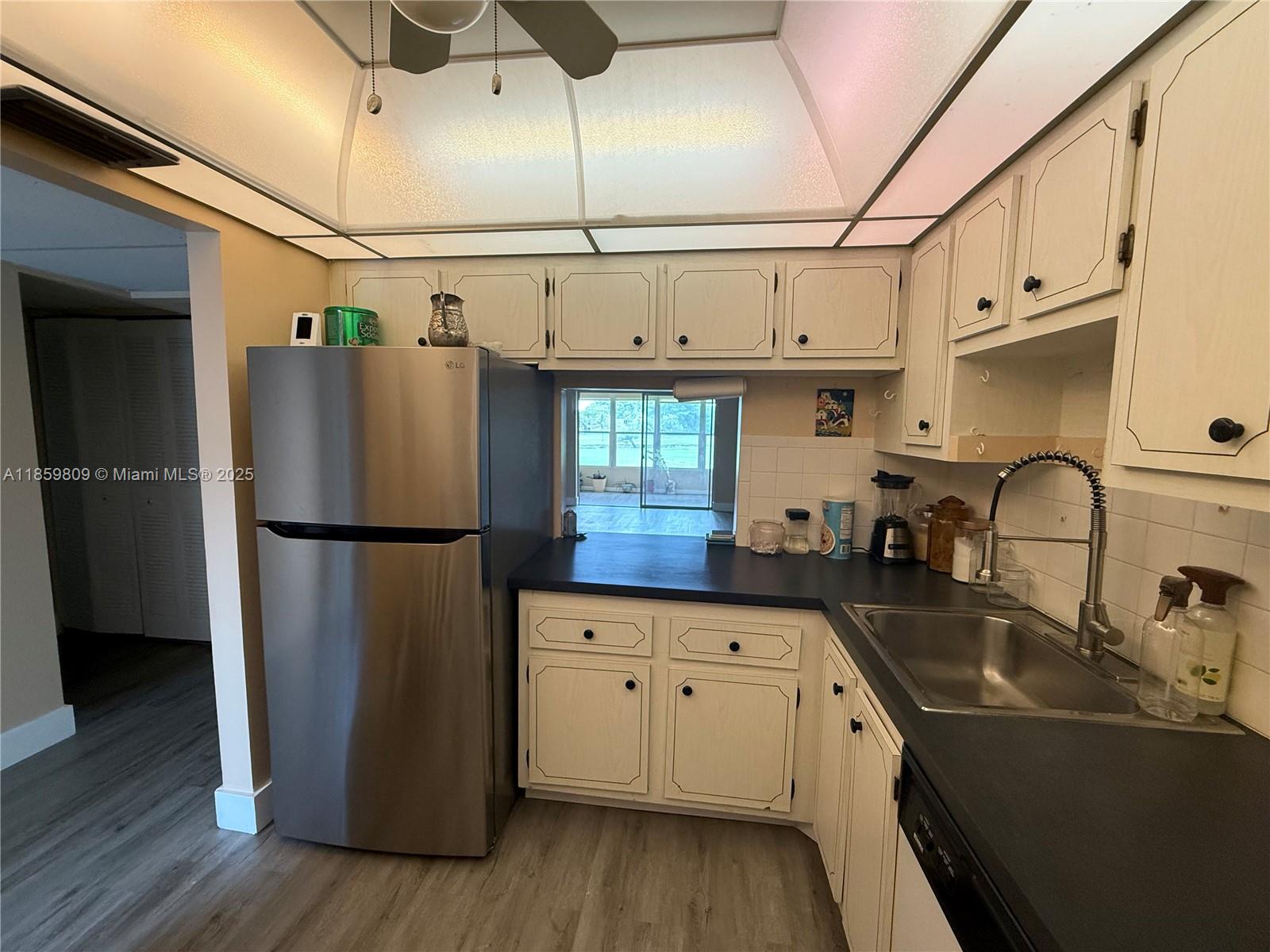 ORIOLE GOLF & TENNIS CLUB - Residential