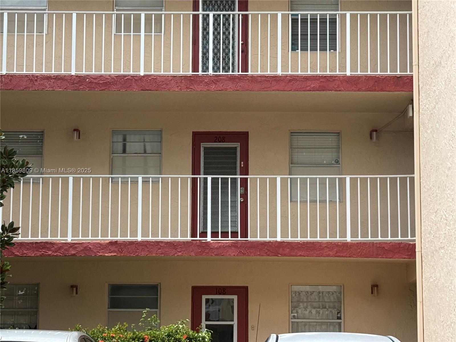 ORIOLE GOLF & TENNIS CLUB - Residential