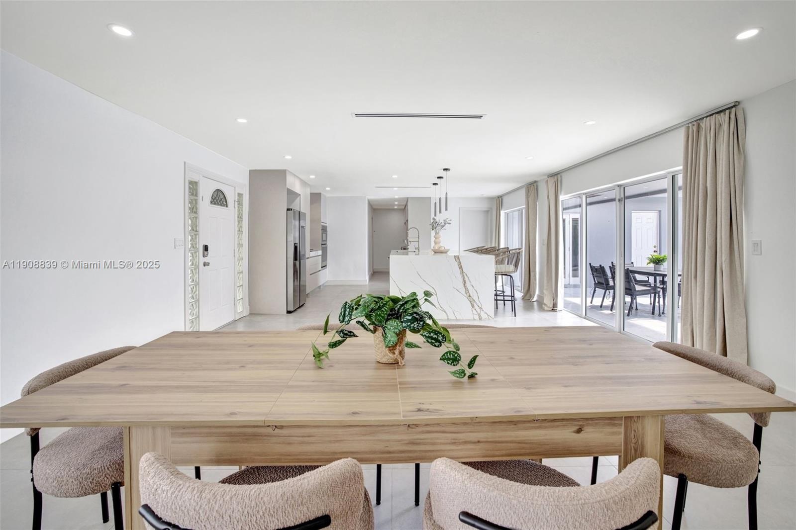 CORAL RIDGE ISLES - Residential