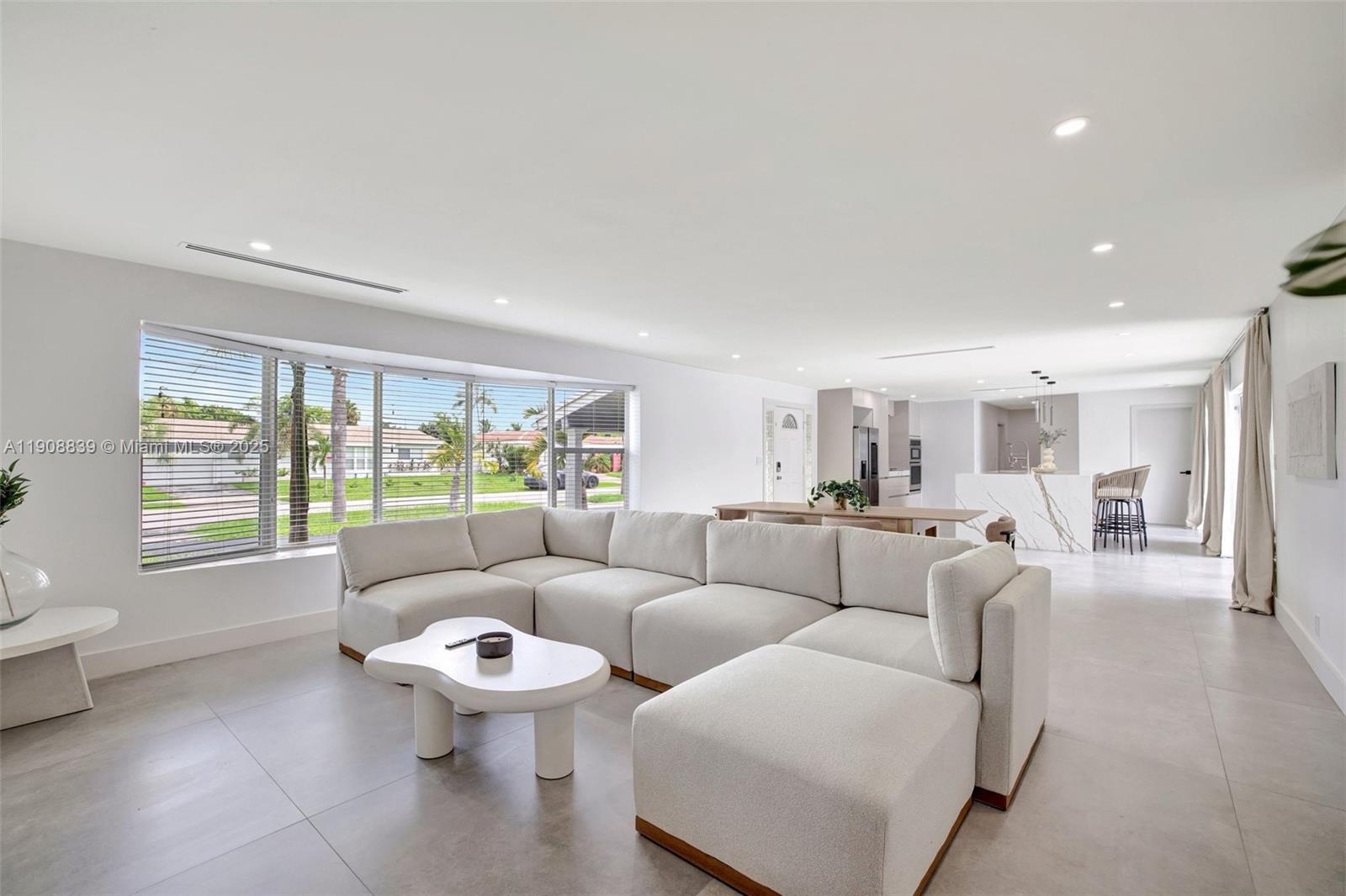 CORAL RIDGE ISLES - Residential