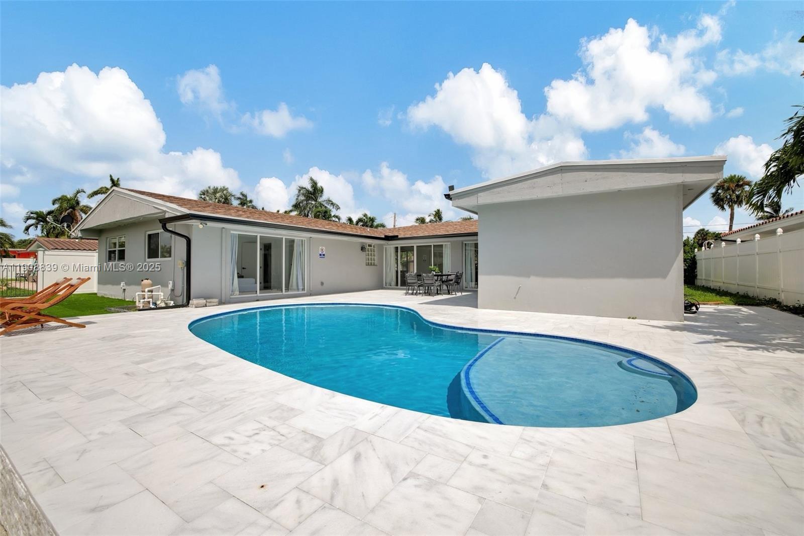 CORAL RIDGE ISLES - Residential