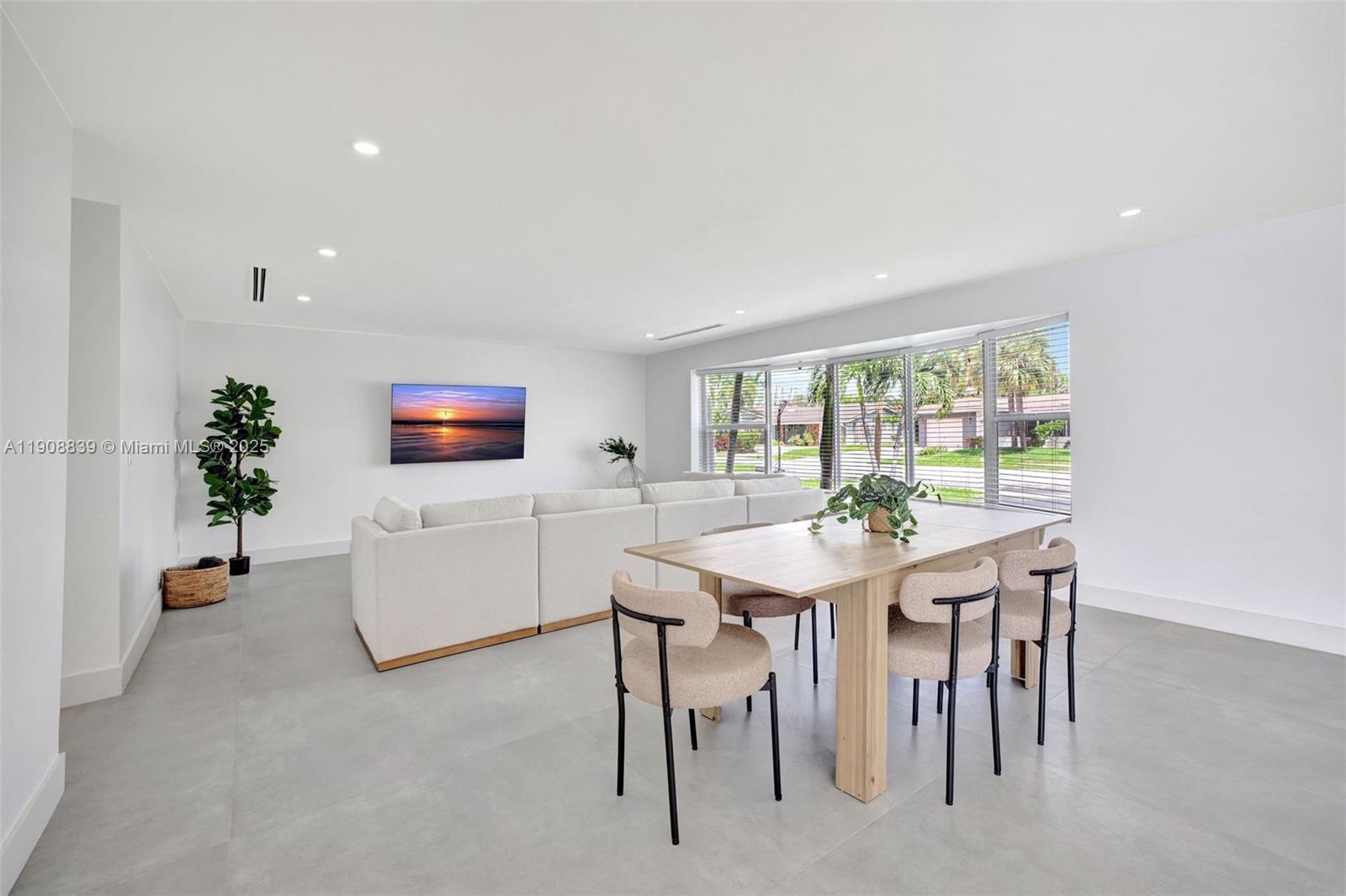 CORAL RIDGE ISLES - Residential