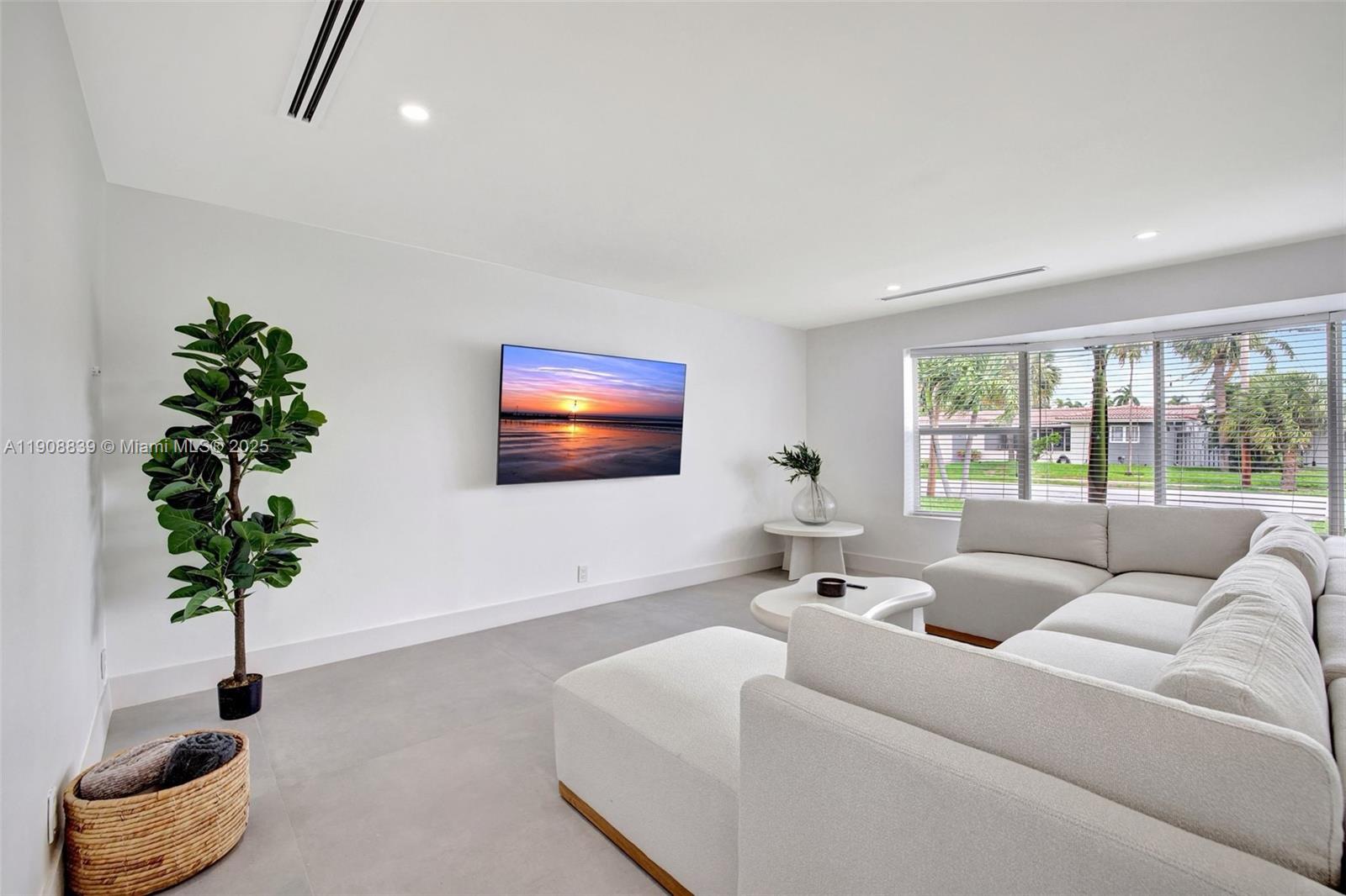 CORAL RIDGE ISLES - Residential