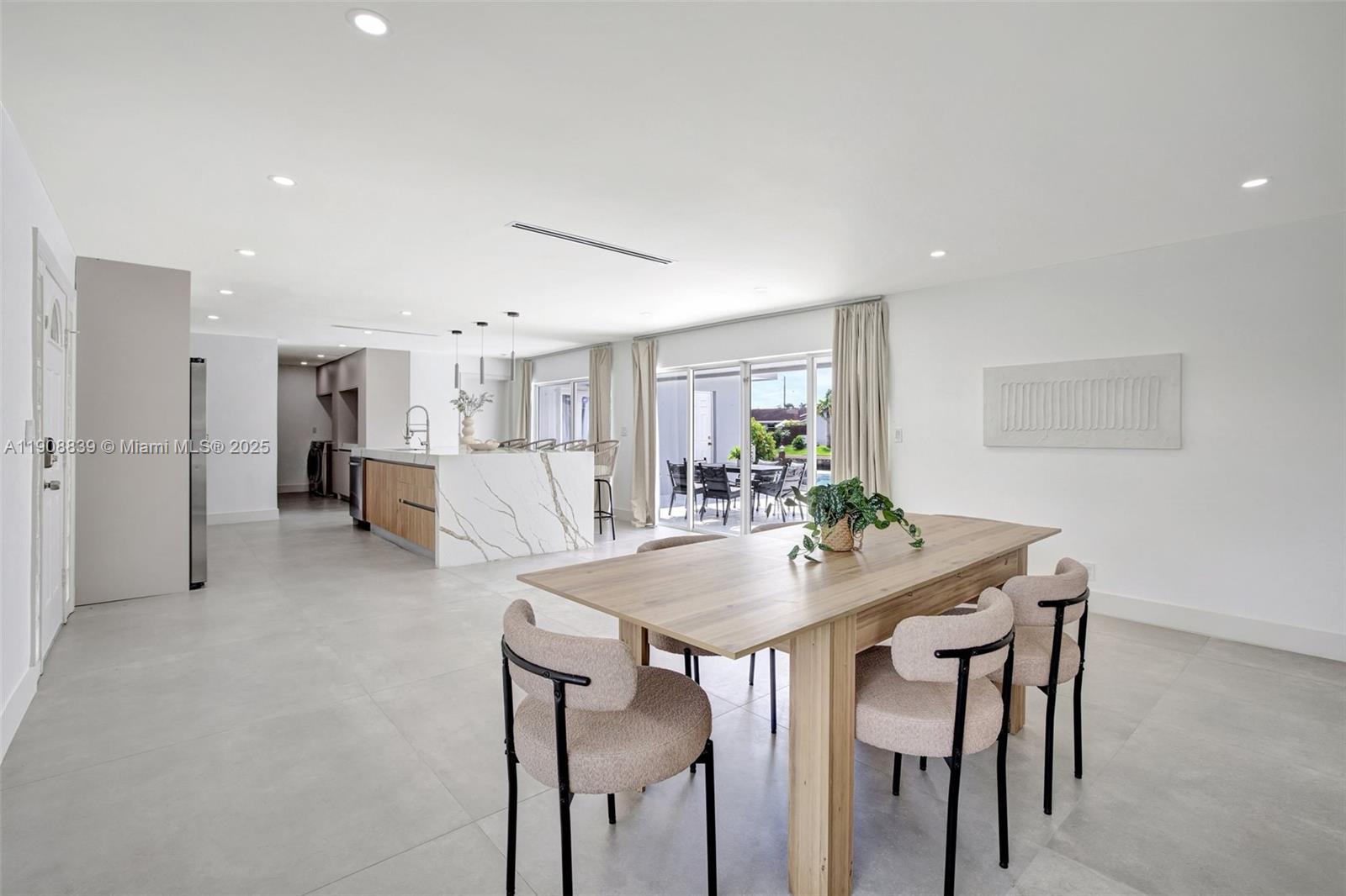 CORAL RIDGE ISLES - Residential