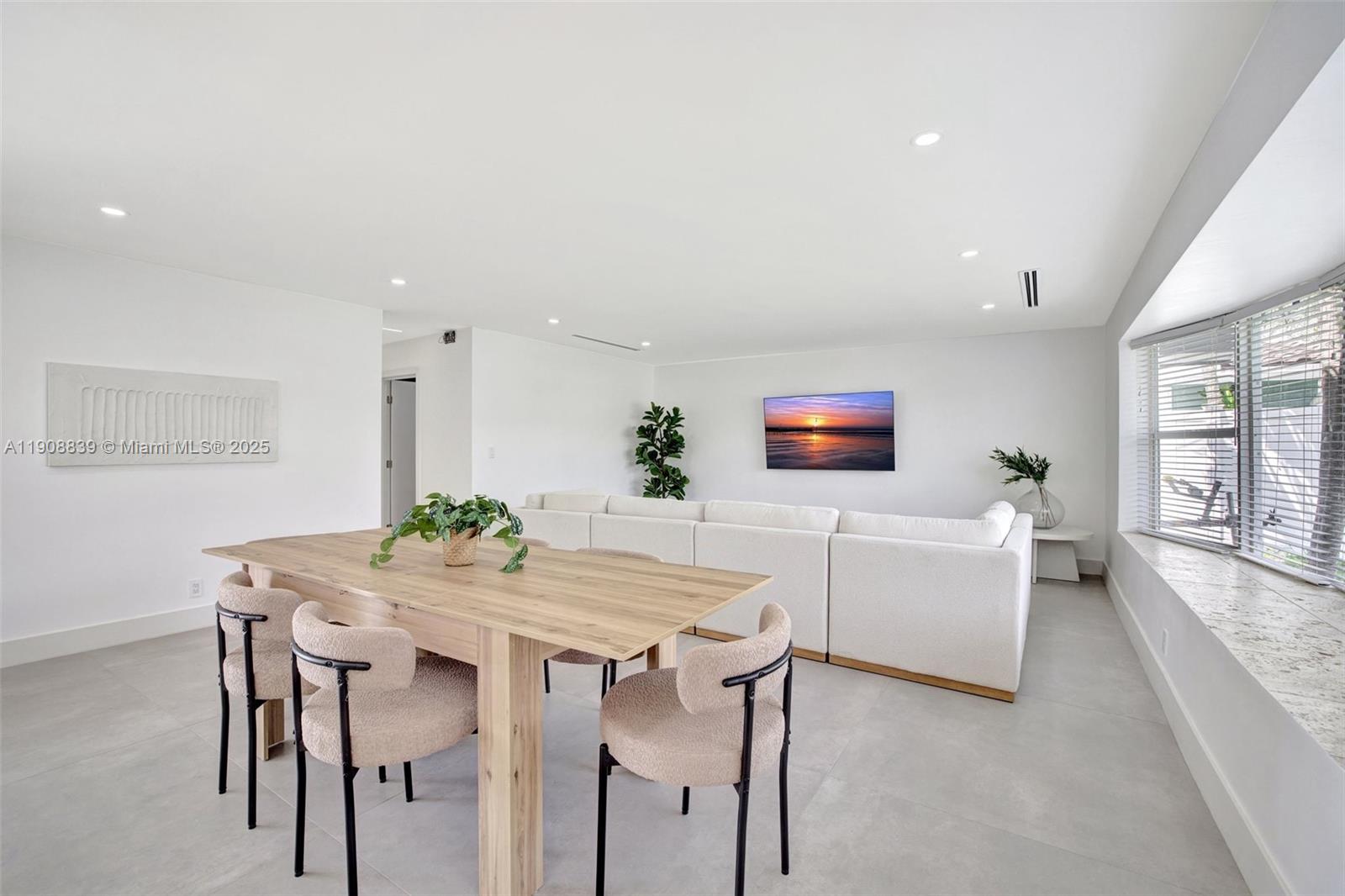 CORAL RIDGE ISLES - Residential