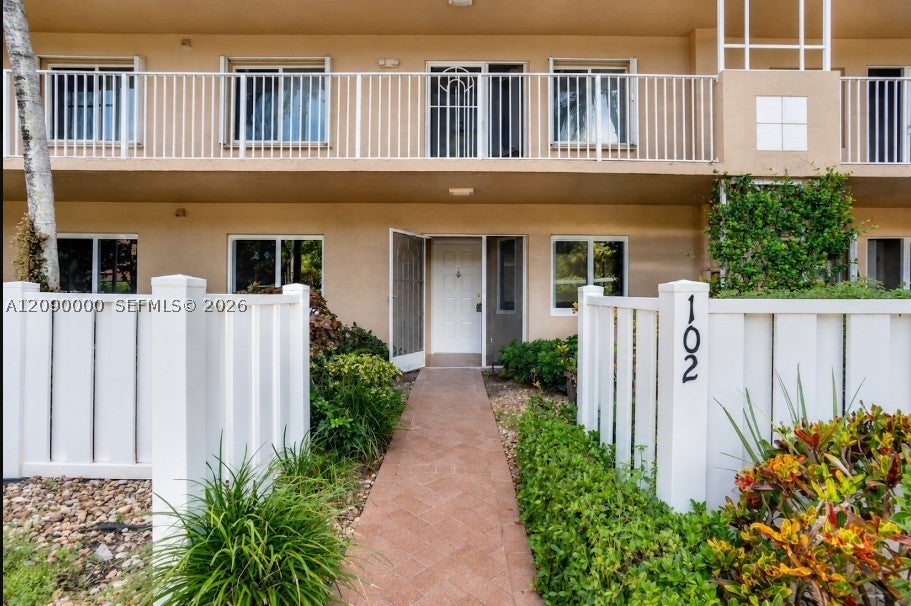 5810 Crystal Shores Dr 102
