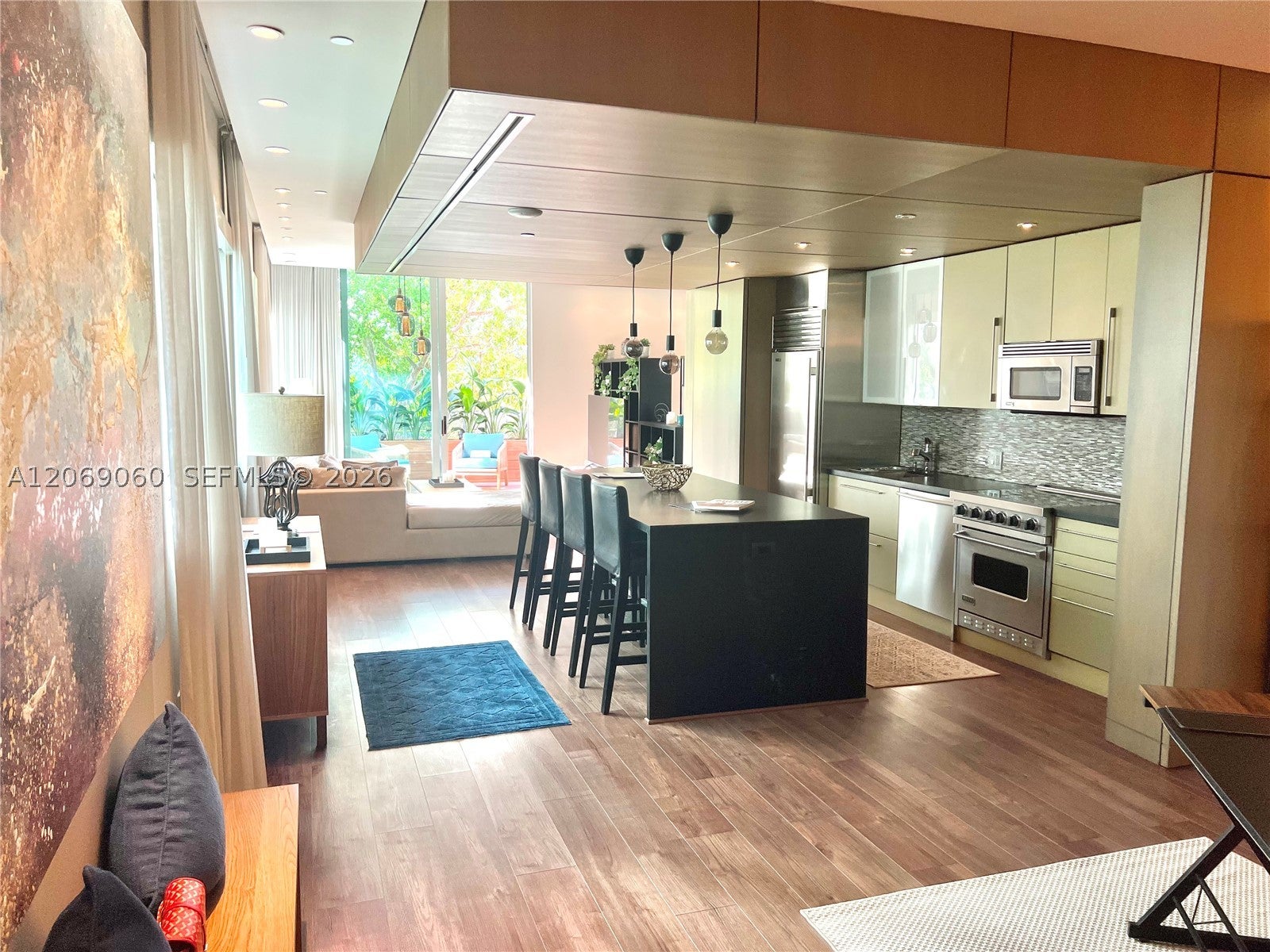1700 Meridian Ave 206