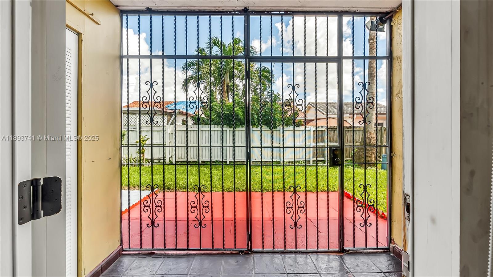 FLAMINGO CONDO - Residential