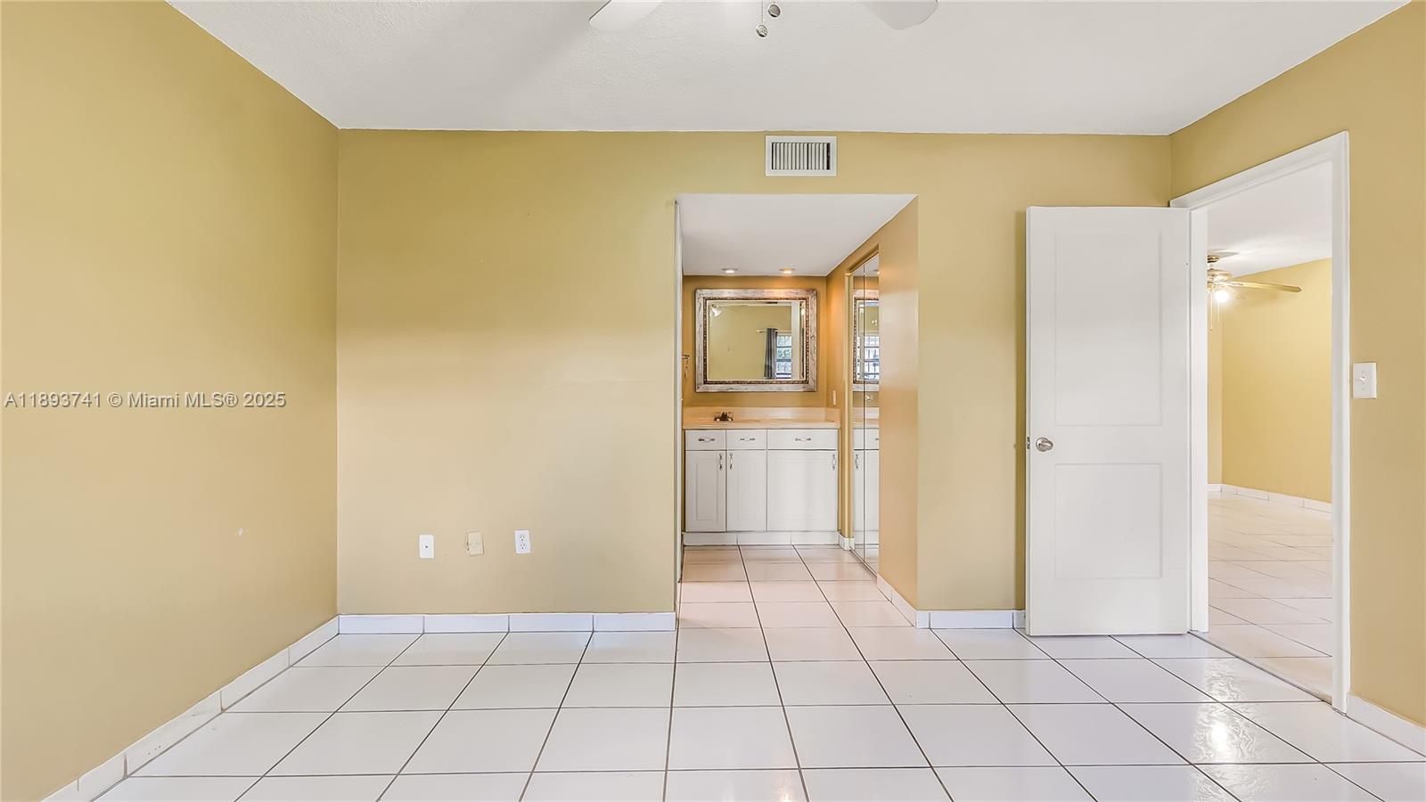FLAMINGO CONDO - Residential