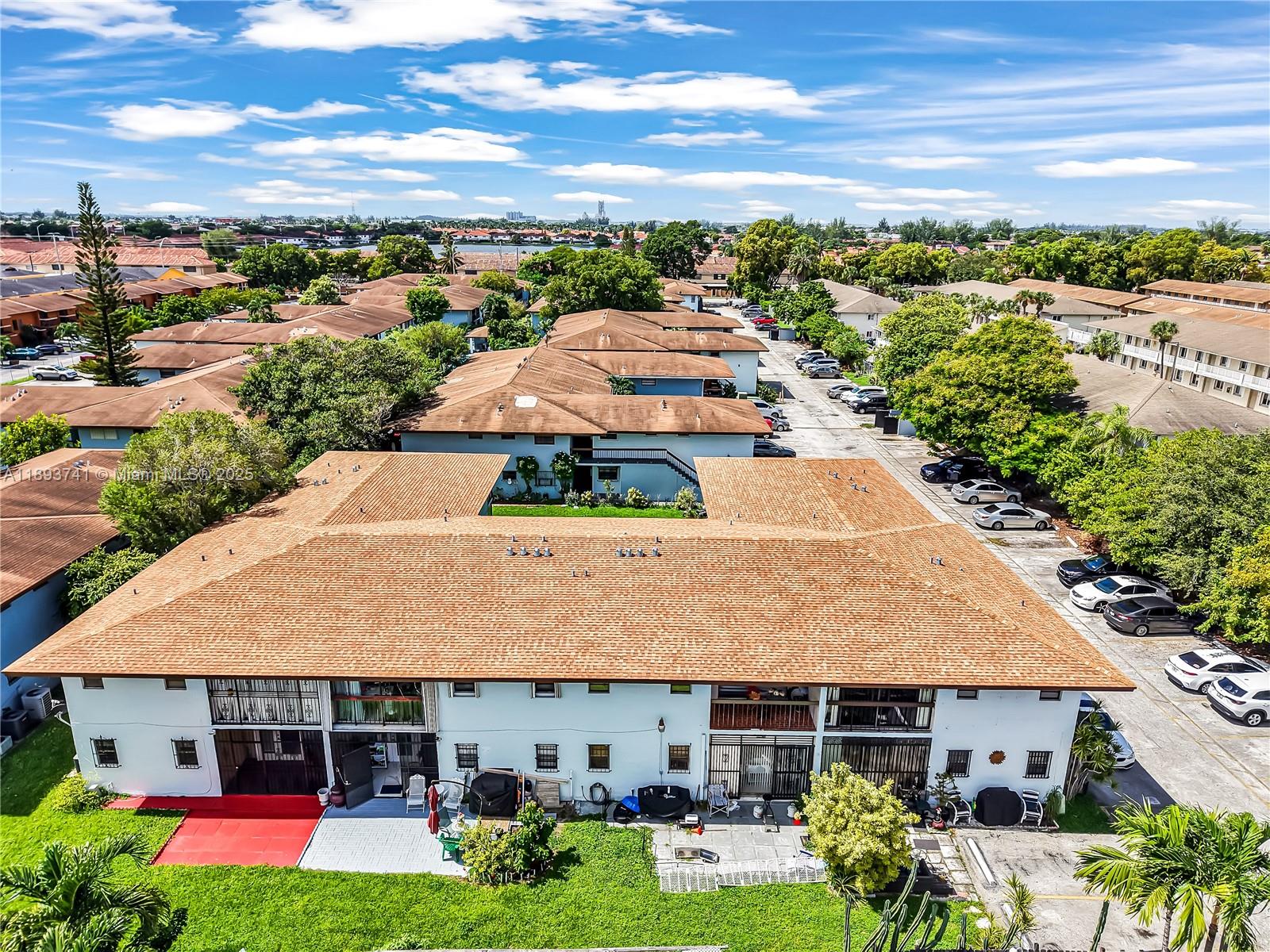 FLAMINGO CONDO - Residential