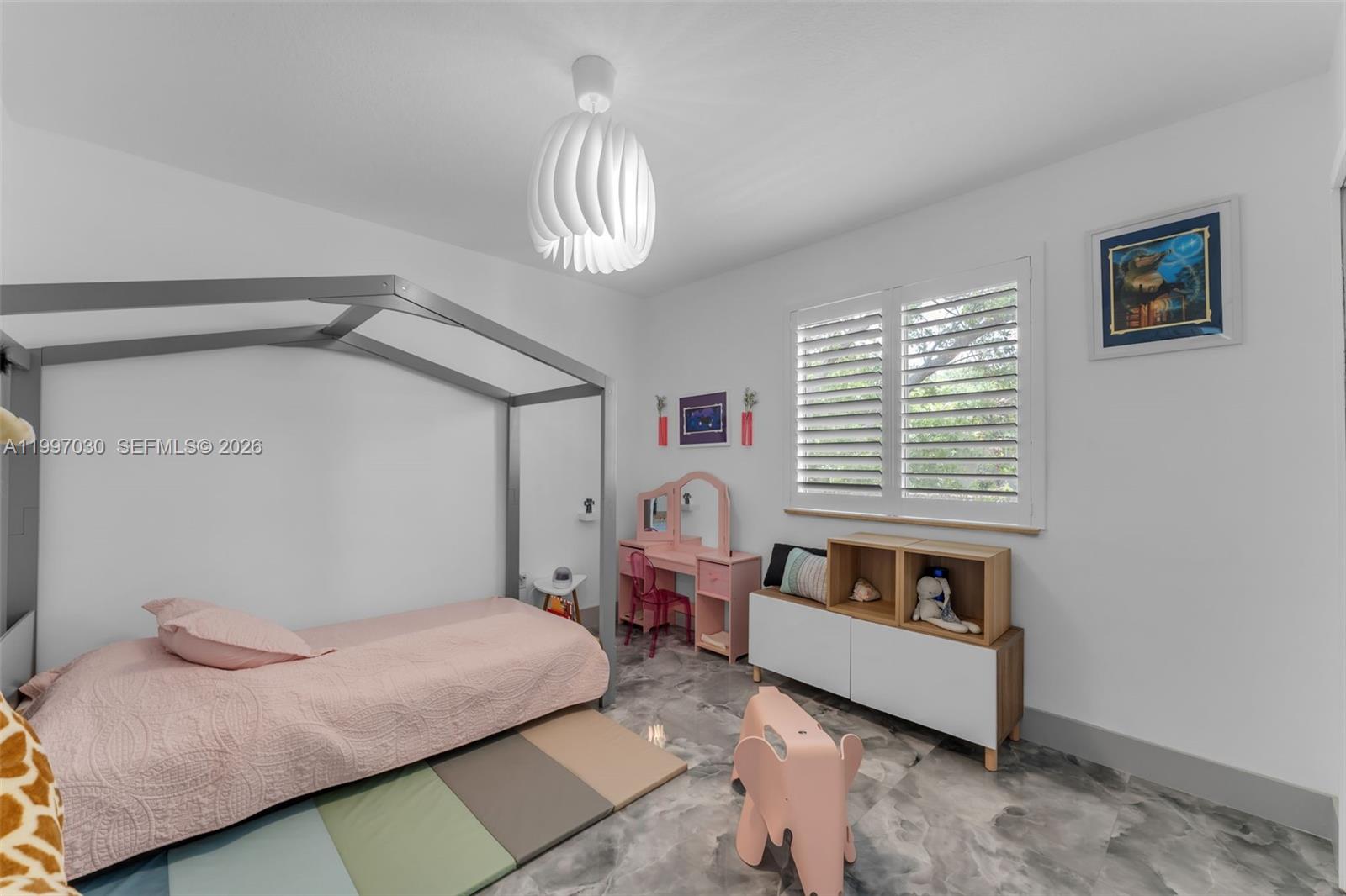 KARENERO FALLS - Residential Lease