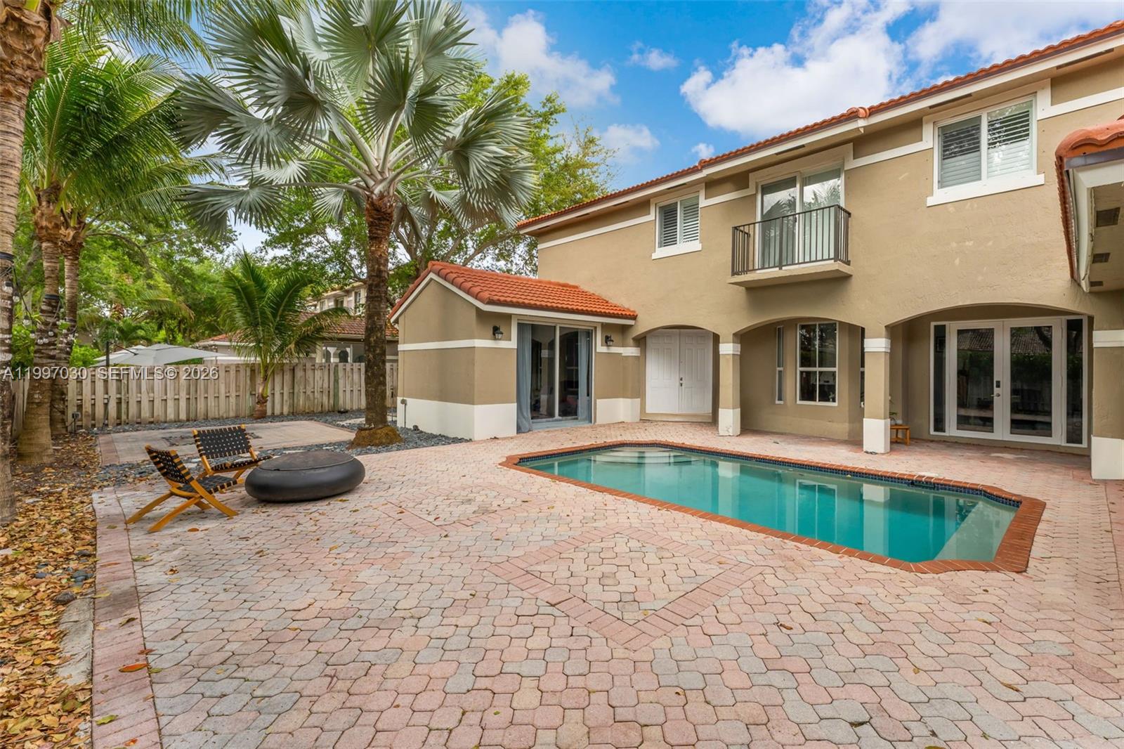 KARENERO FALLS - Residential Lease