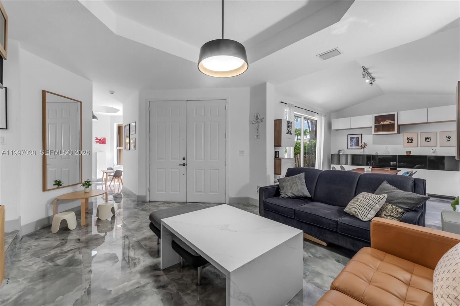 KARENERO FALLS - Residential Lease