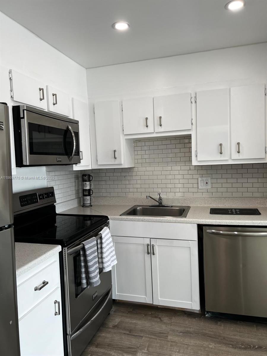 MANORS OF INVERRARY XII - Residential Lease