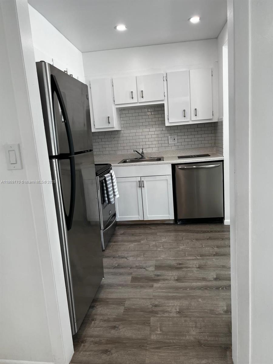 MANORS OF INVERRARY XII - Residential Lease