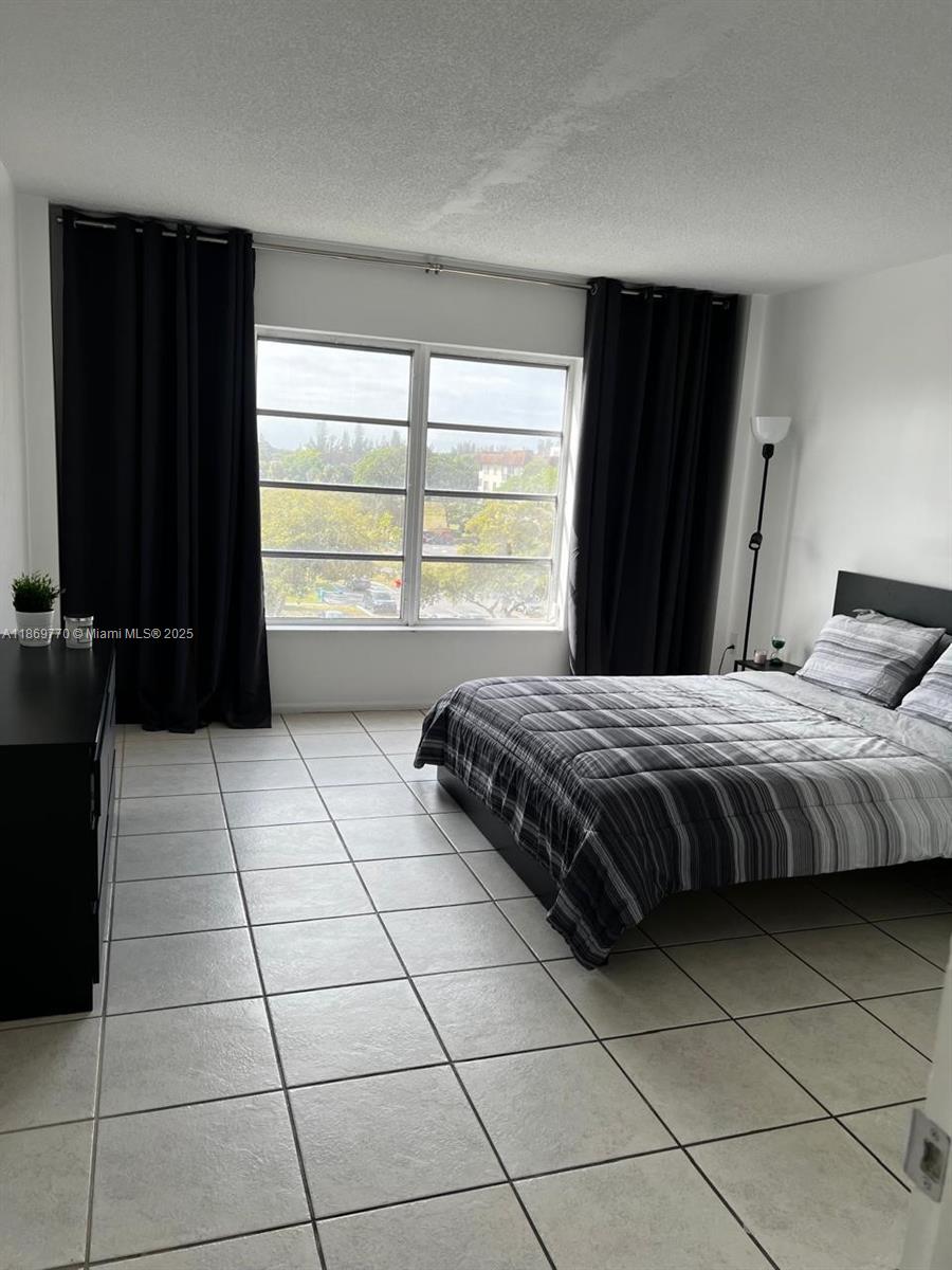 MANORS OF INVERRARY XII - Residential Lease