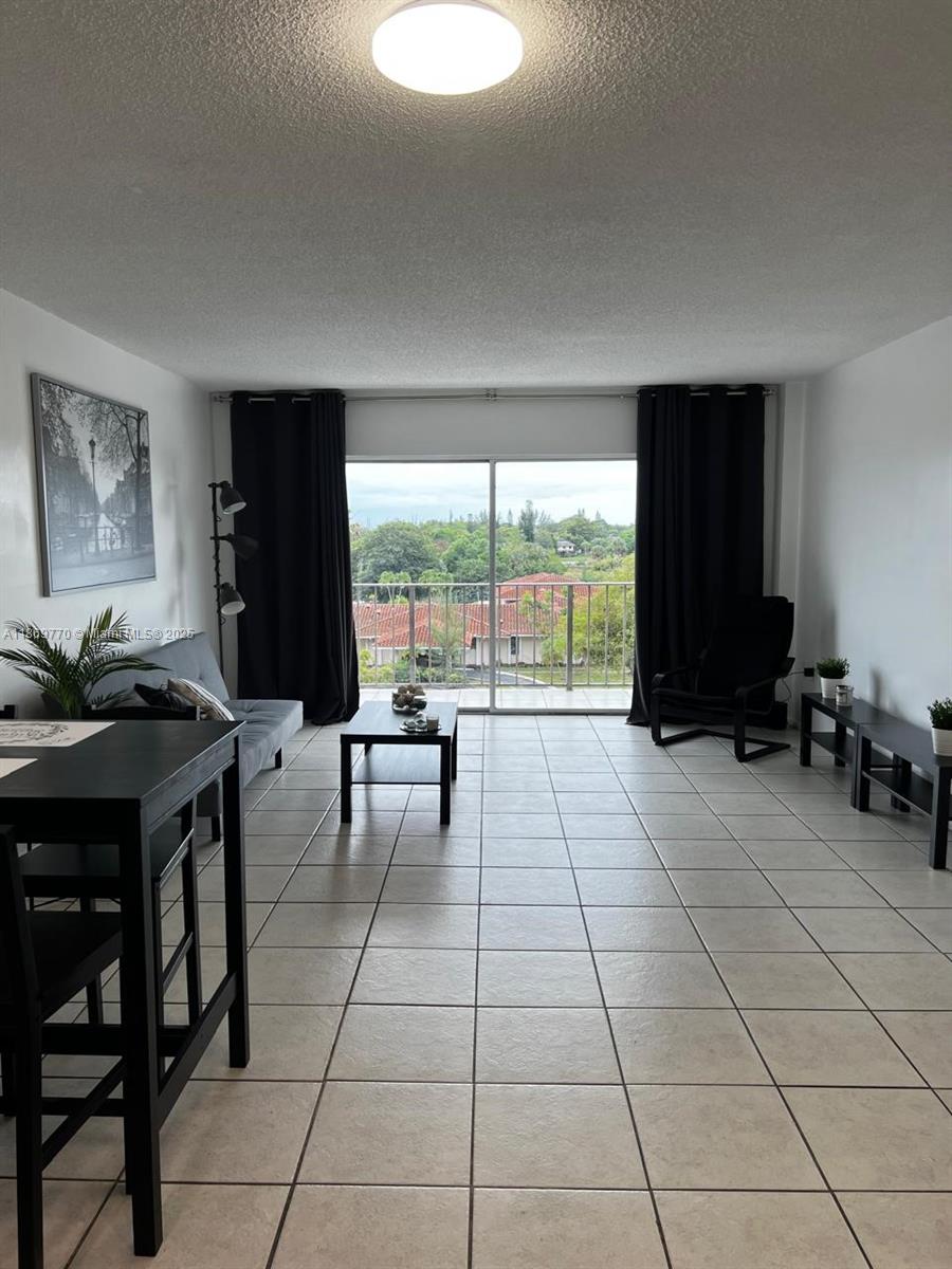 MANORS OF INVERRARY XII - Residential Lease