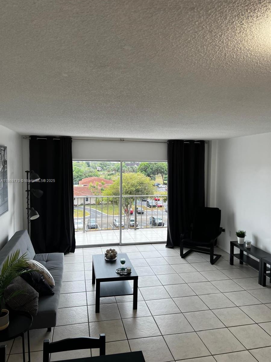 MANORS OF INVERRARY XII - Residential Lease