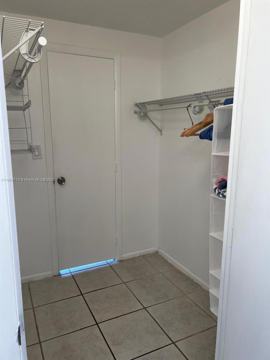 MANORS OF INVERRARY XII - Residential Lease