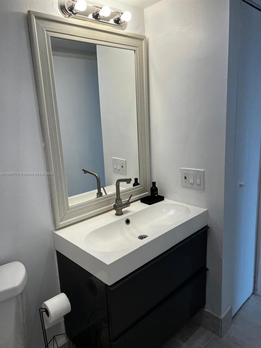 MANORS OF INVERRARY XII - Residential Lease