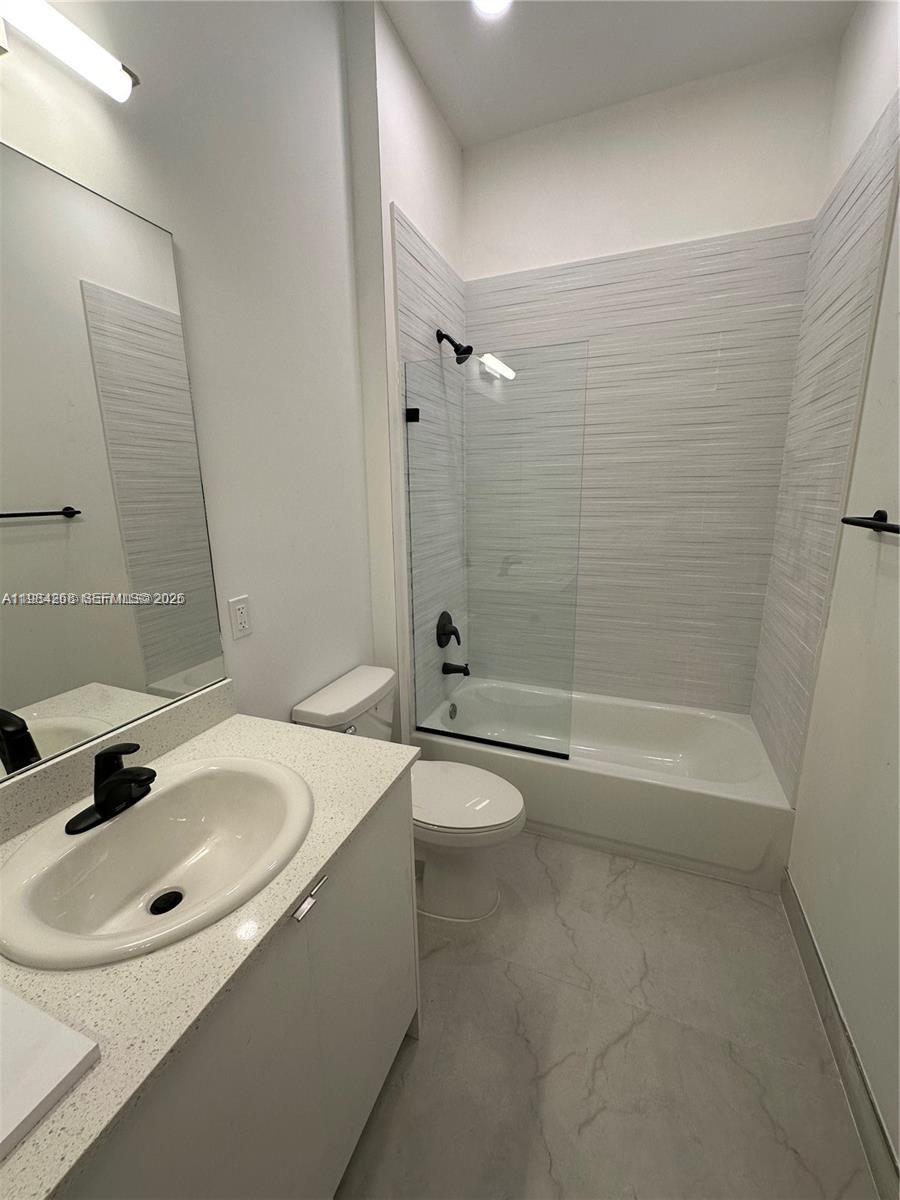 BUENA VISTA EST - Residential Lease