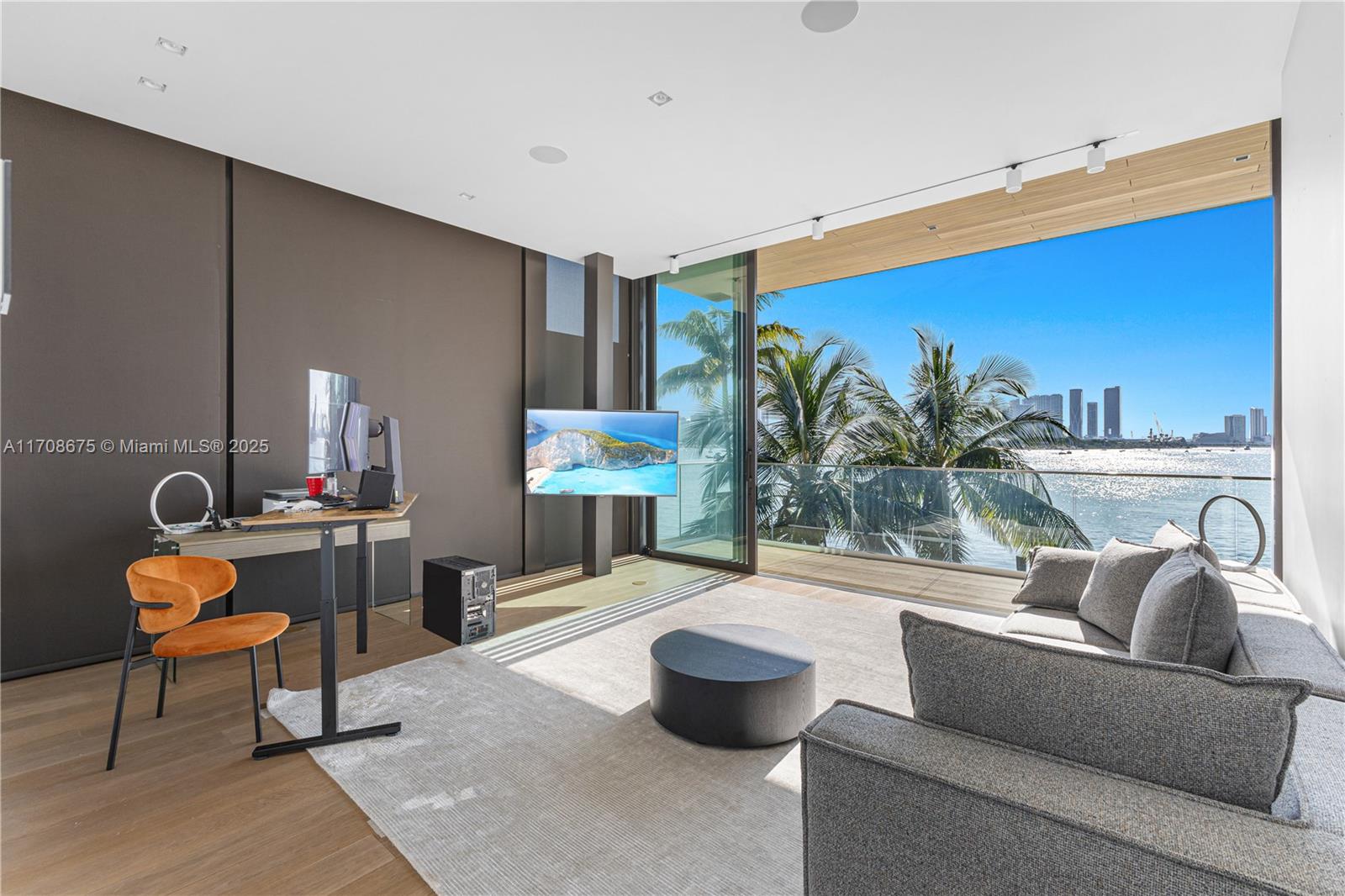 SAN MARINO ISLAND - Residential