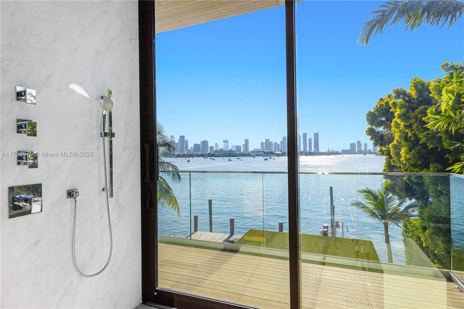 SAN MARINO ISLAND - Residential