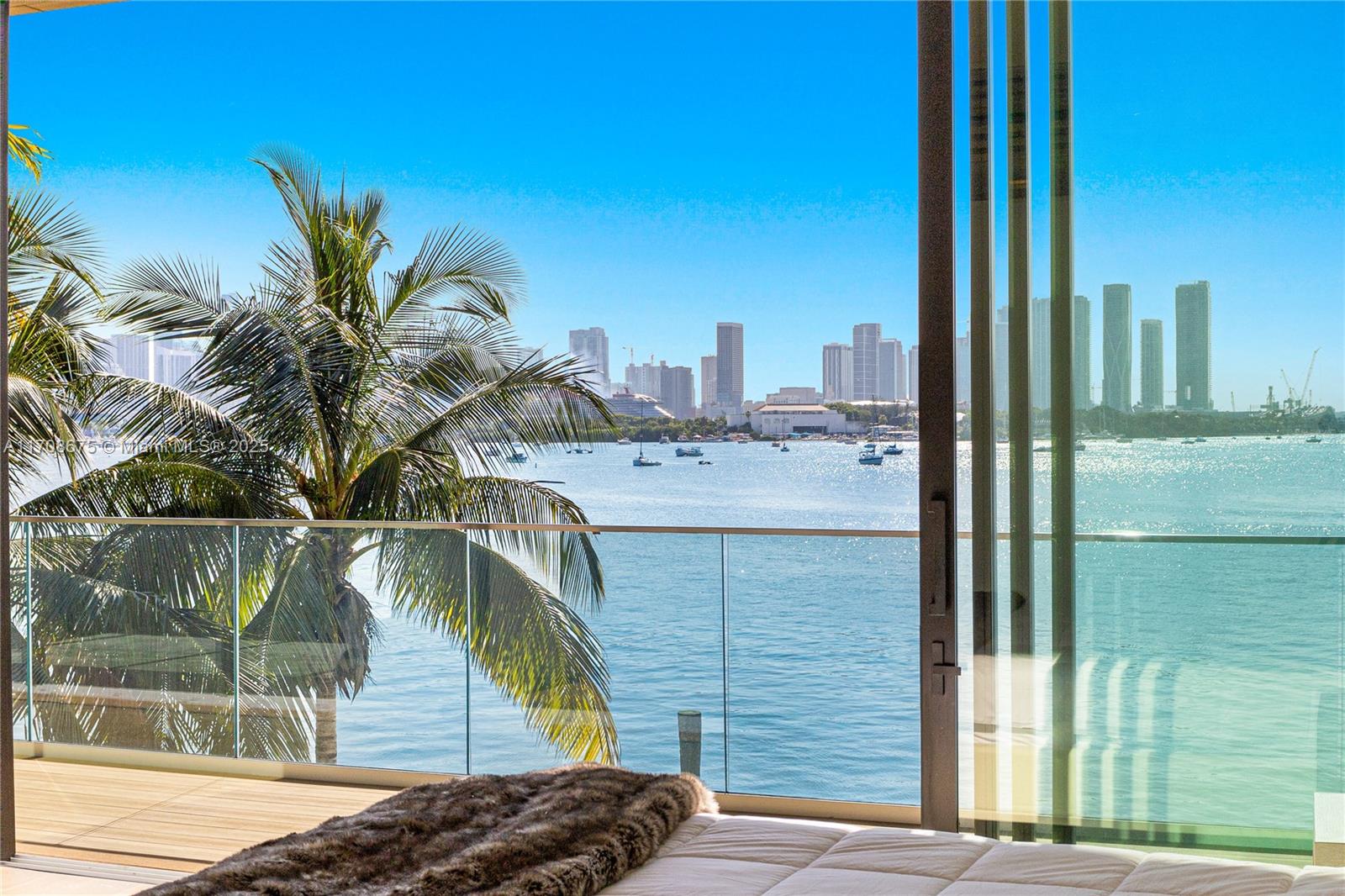 SAN MARINO ISLAND - Residential