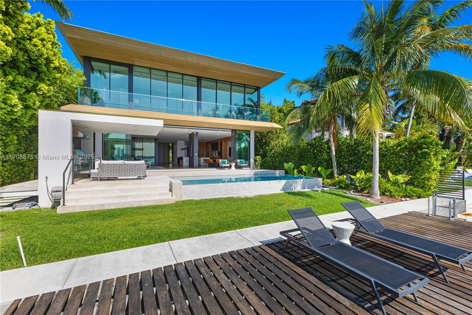 SAN MARINO ISLAND - Residential