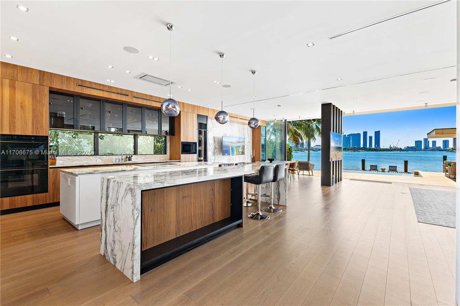 SAN MARINO ISLAND - Residential