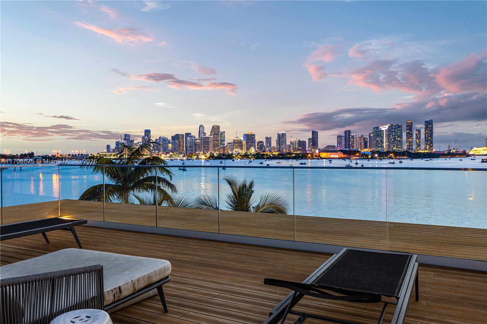 SAN MARINO ISLAND - Residential