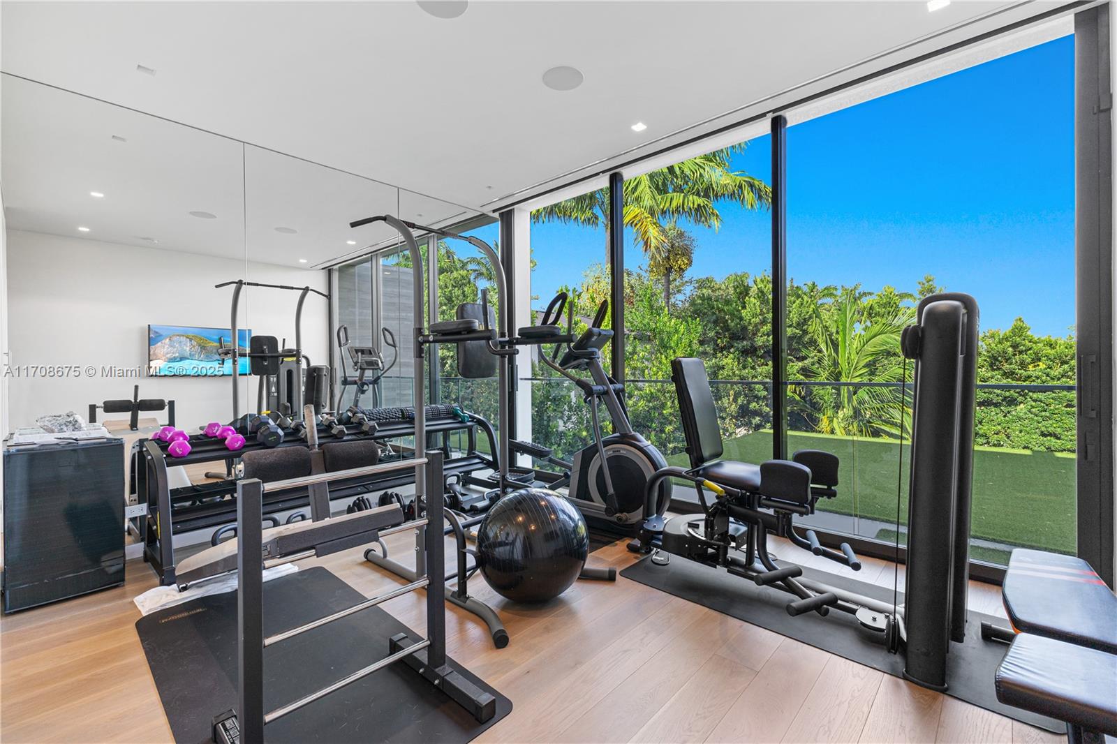 SAN MARINO ISLAND - Residential