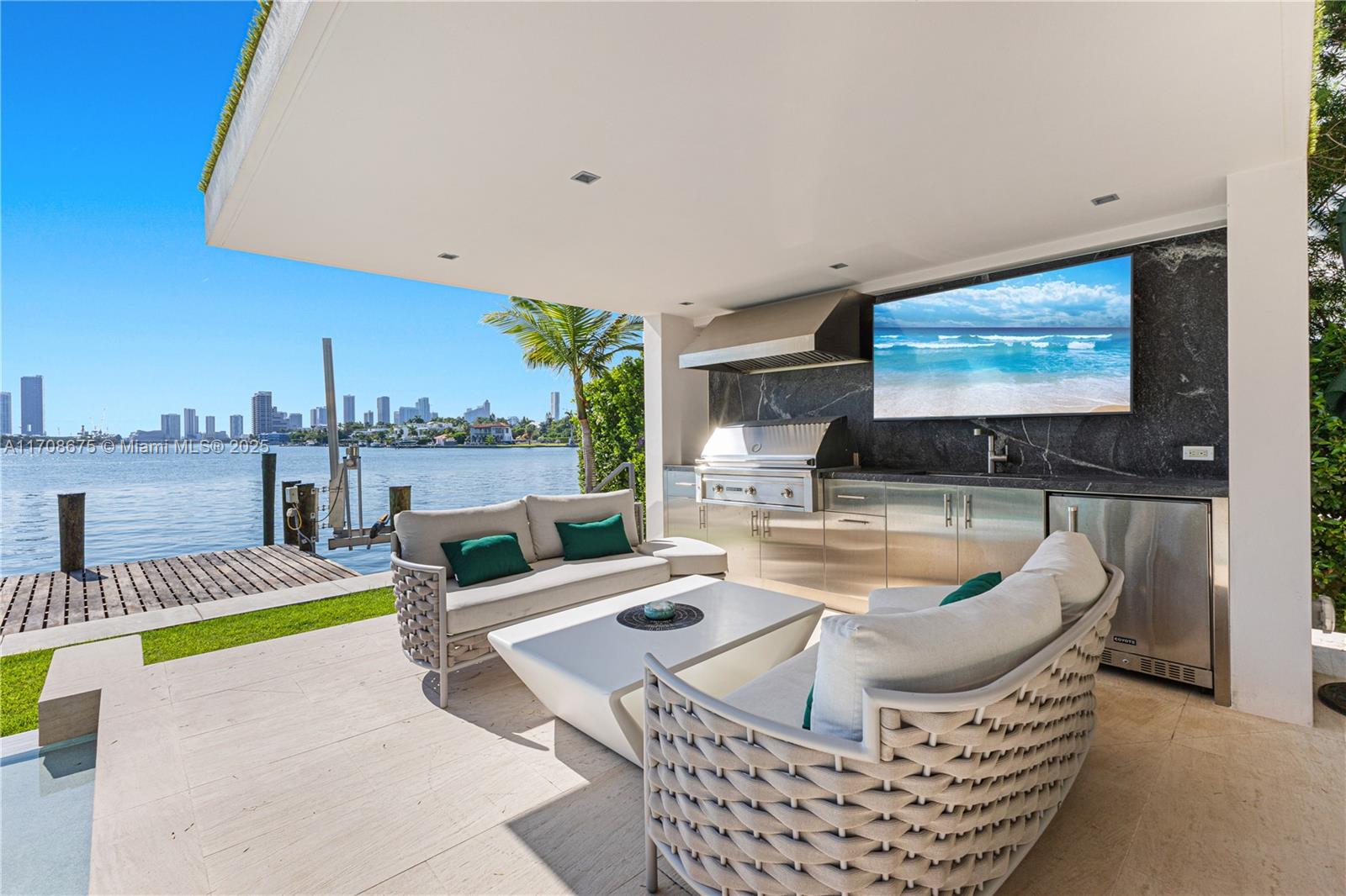 SAN MARINO ISLAND - Residential