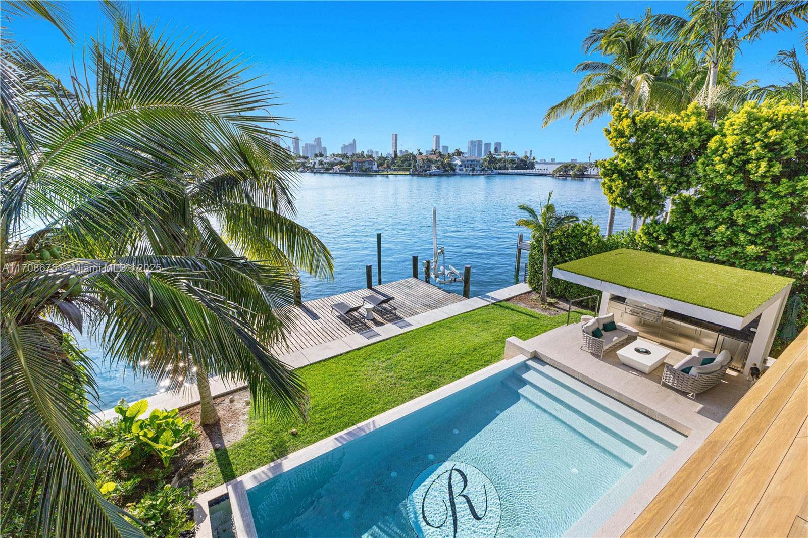 SAN MARINO ISLAND - Residential