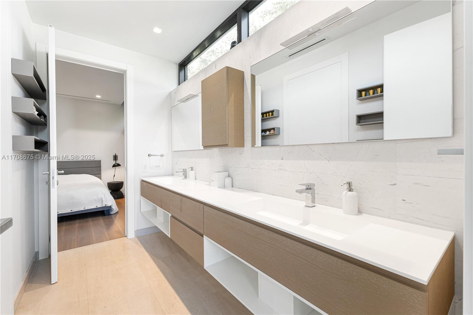 SAN MARINO ISLAND - Residential