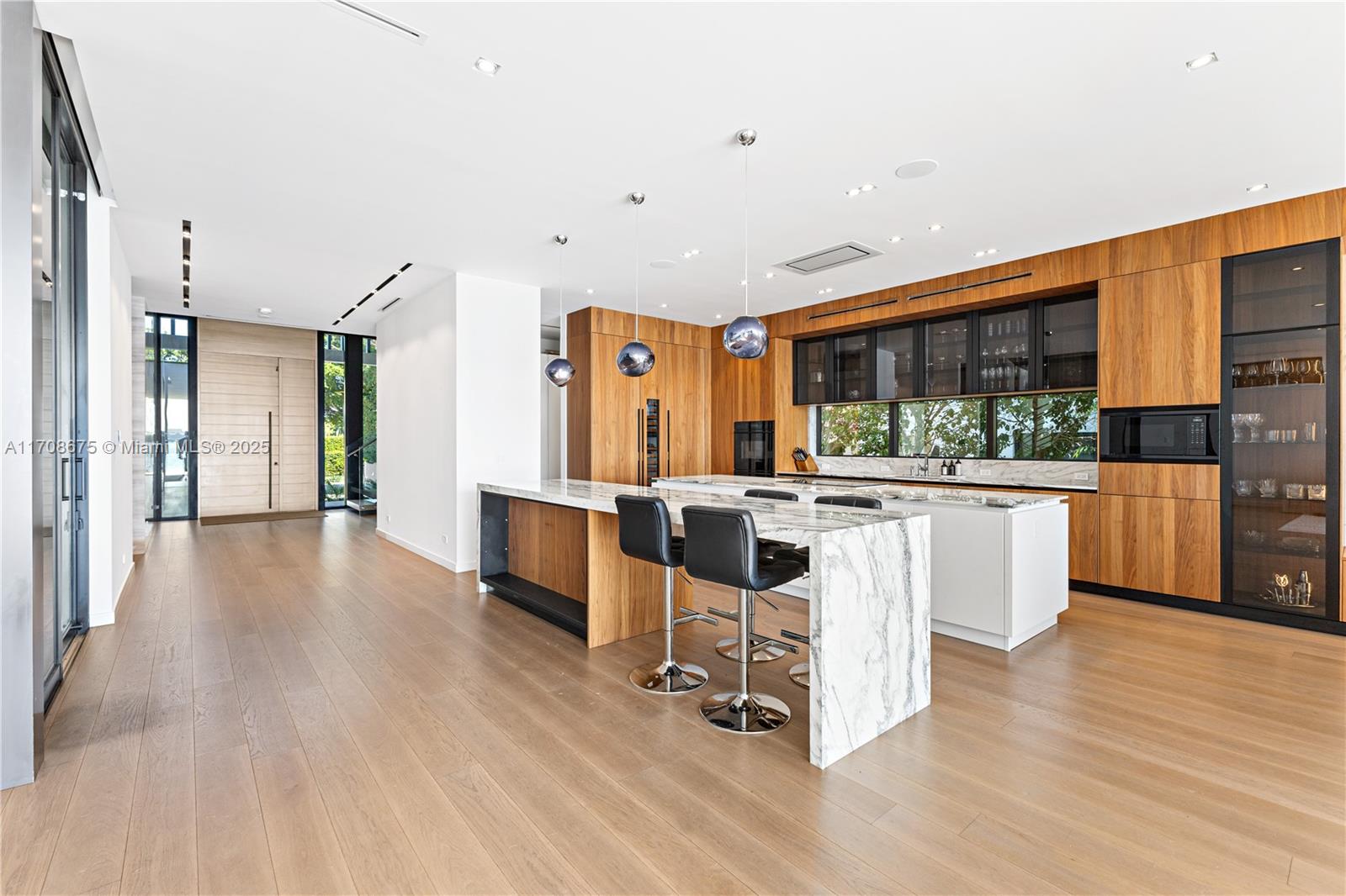 SAN MARINO ISLAND - Residential