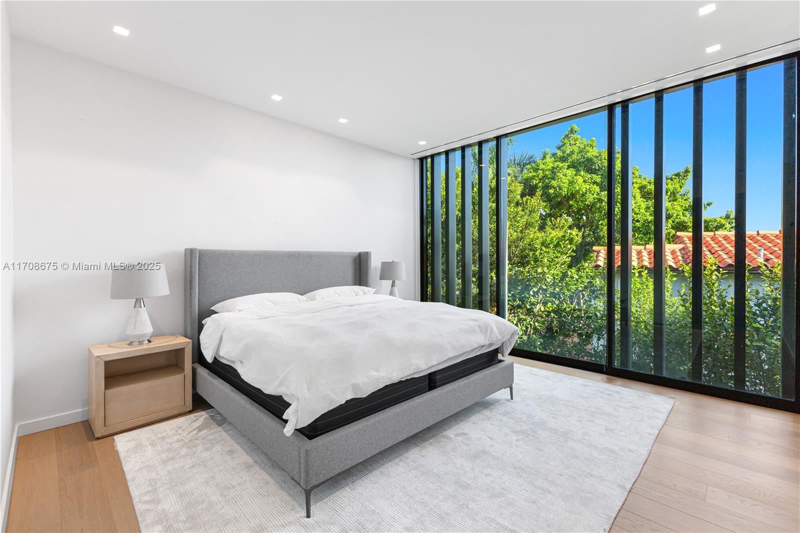 SAN MARINO ISLAND - Residential