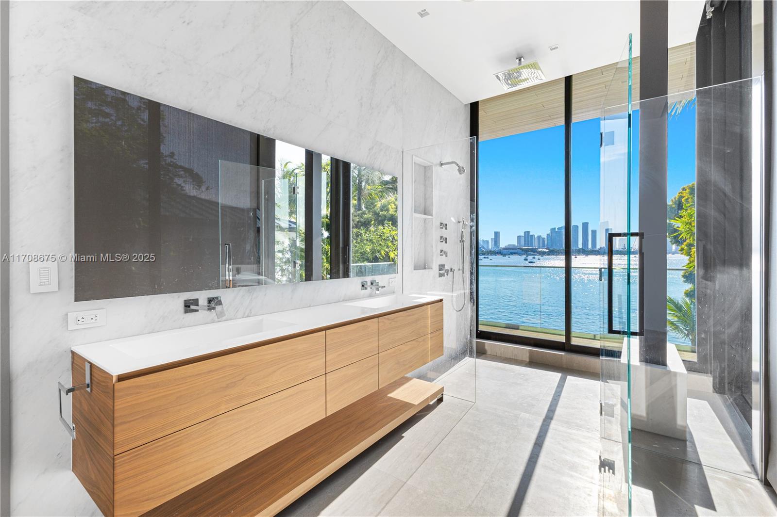 SAN MARINO ISLAND - Residential