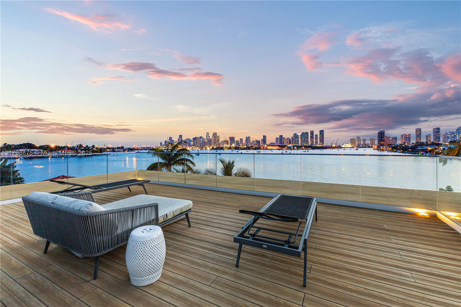 SAN MARINO ISLAND - Residential