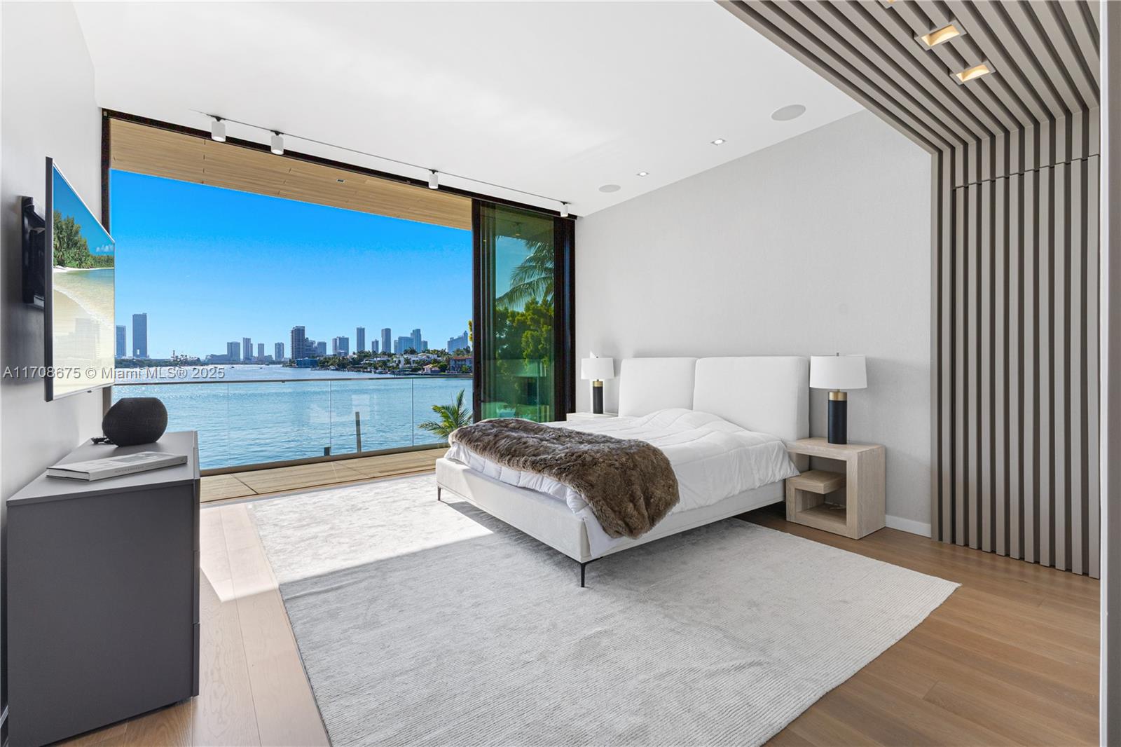 SAN MARINO ISLAND - Residential