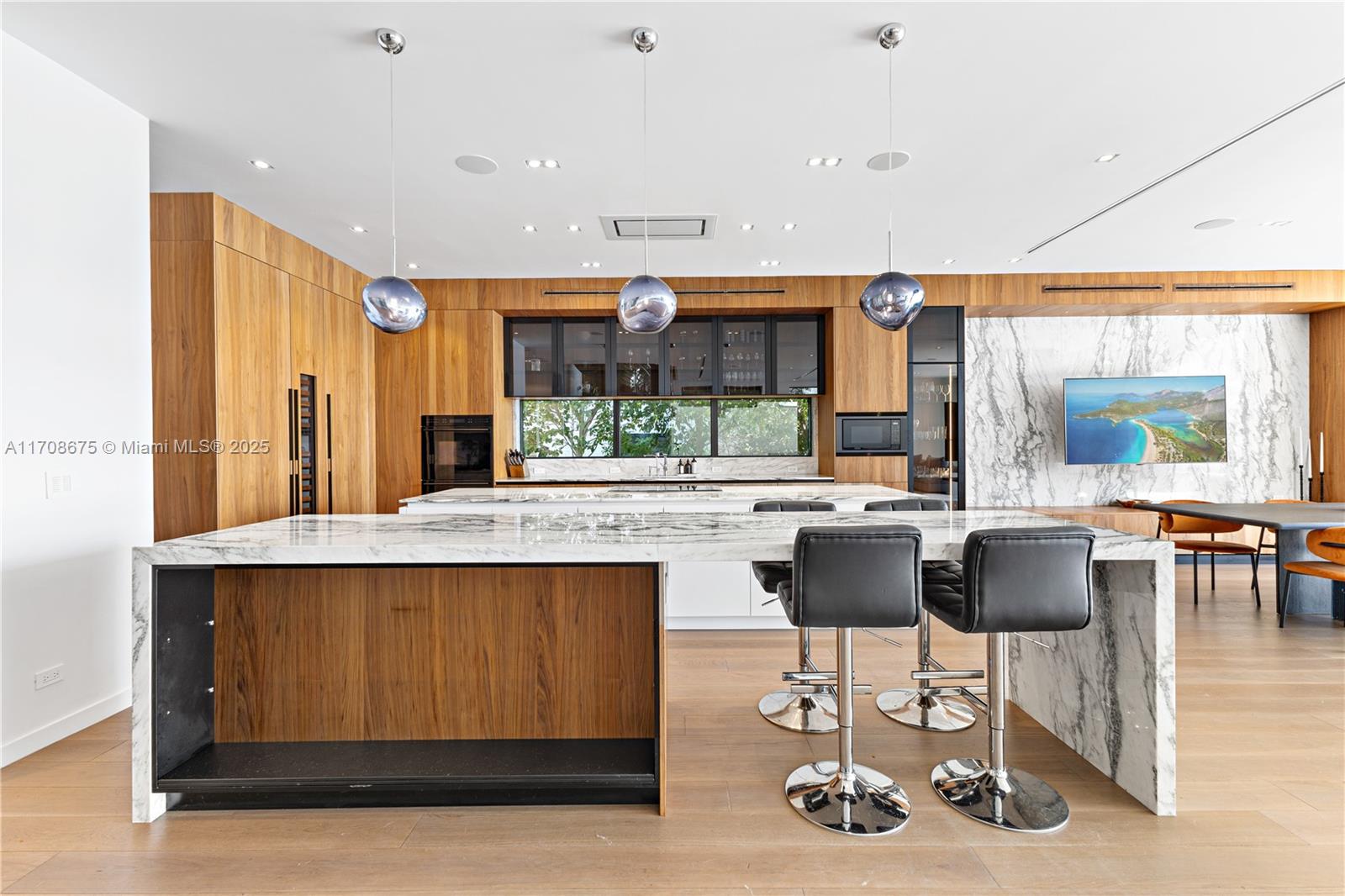 SAN MARINO ISLAND - Residential