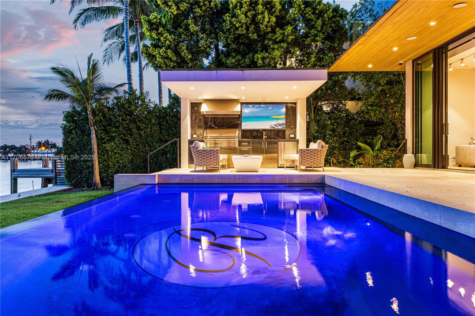 SAN MARINO ISLAND - Residential